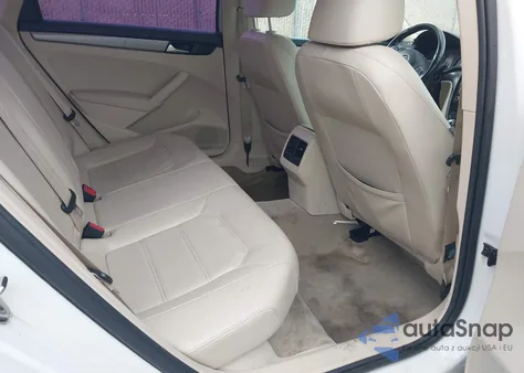 2015 Volkswagen Passat 2.0L Tdi Se z USA, uszkodzony, nr VIN 1VWBV7A30FC038778